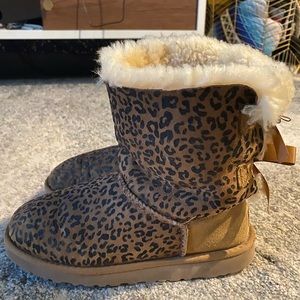 UGG | Bailey - Girls Leopard Boots